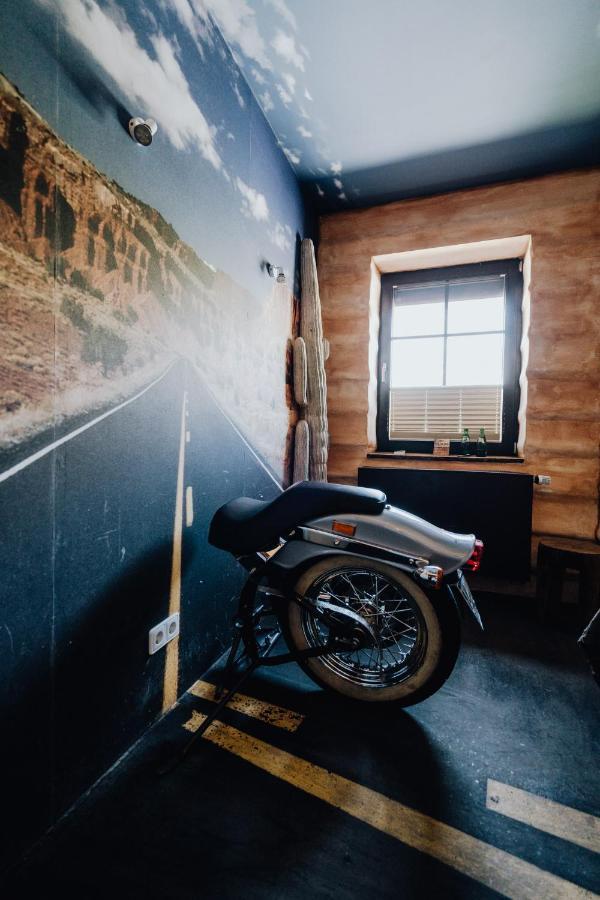 Road Stop Motel 3*